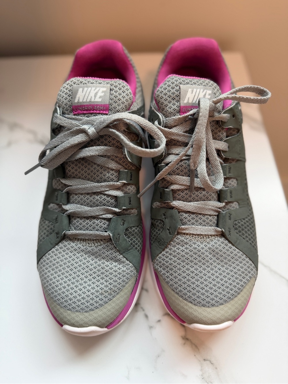 Nike Women’s Gray and Pink Athletic Running Shoes - Picture 3 of 7